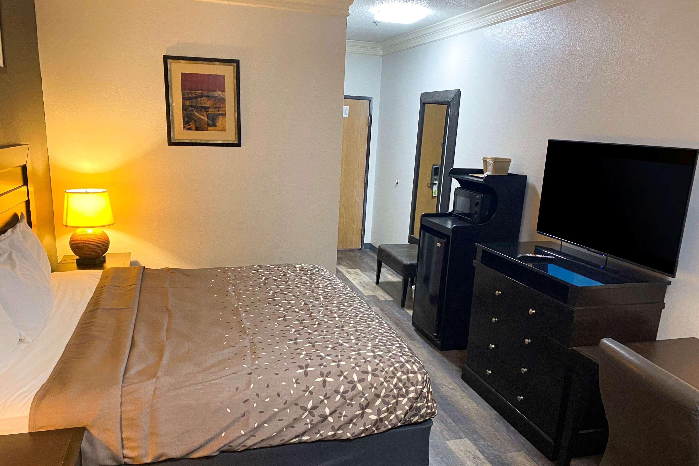 Rodeway Inn スティーブンビル エクステリア 写真