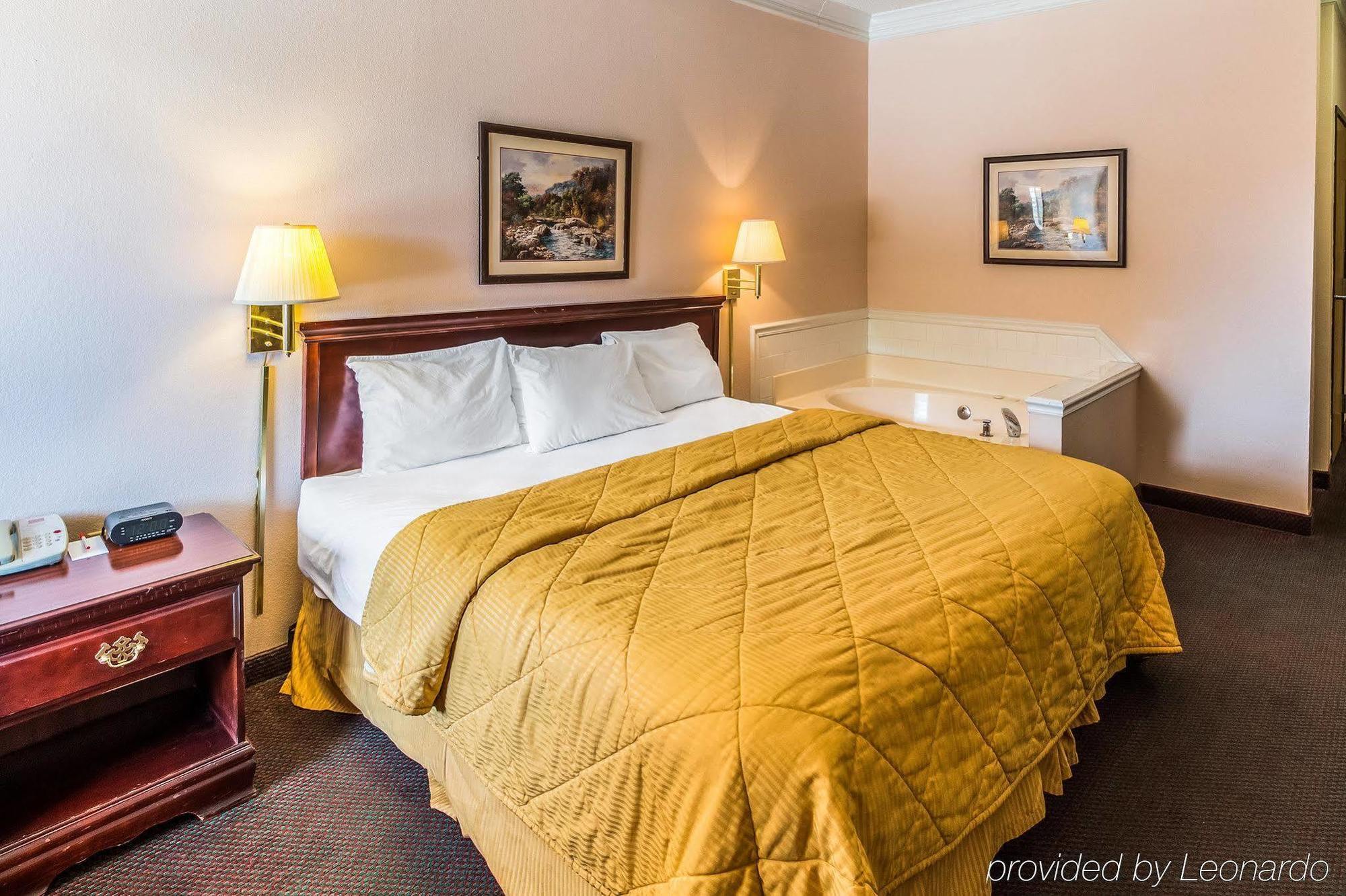 Rodeway Inn スティーブンビル エクステリア 写真
