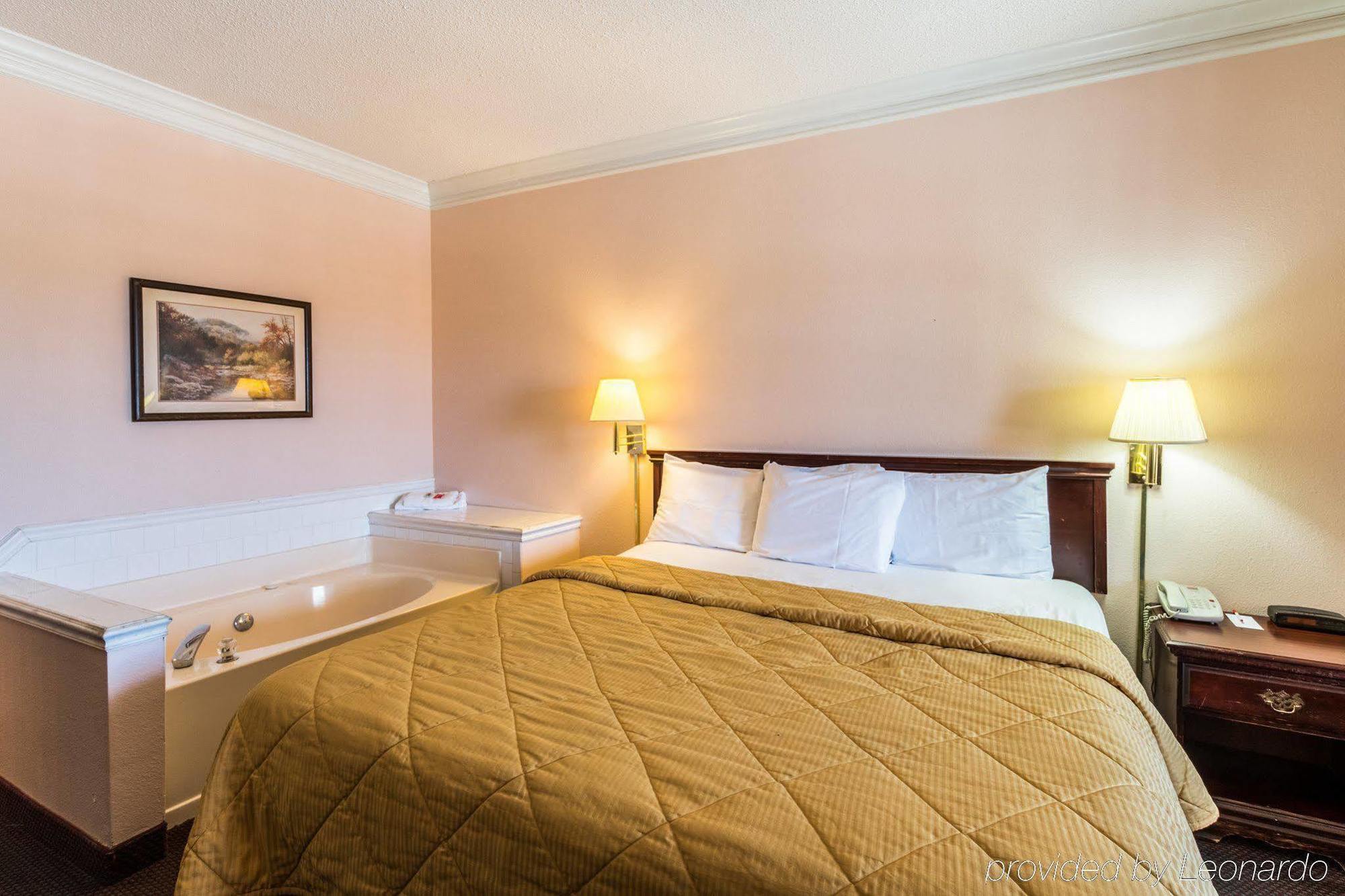 Rodeway Inn スティーブンビル エクステリア 写真